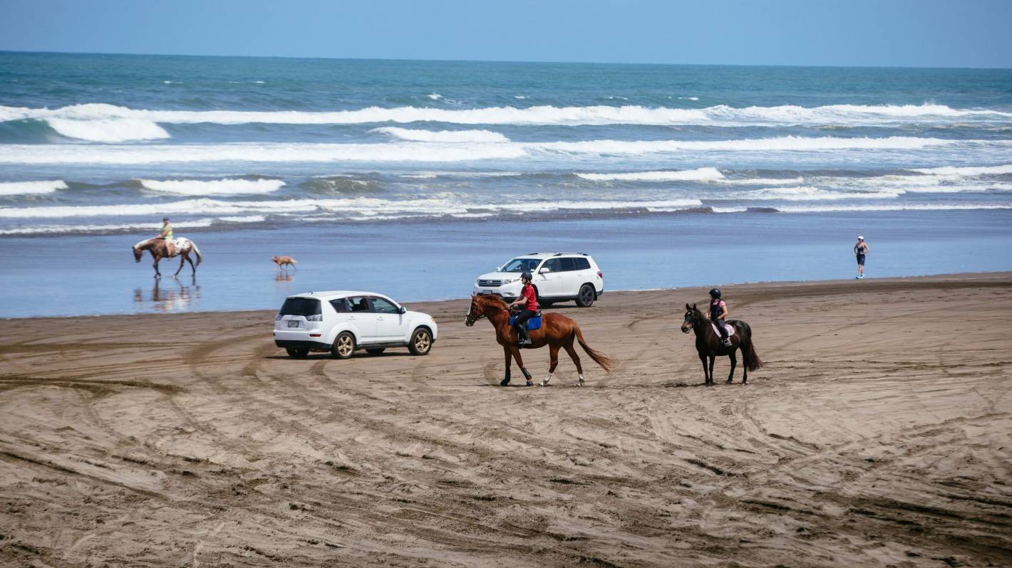 Driving on Muriwai Beach (May, 2021)